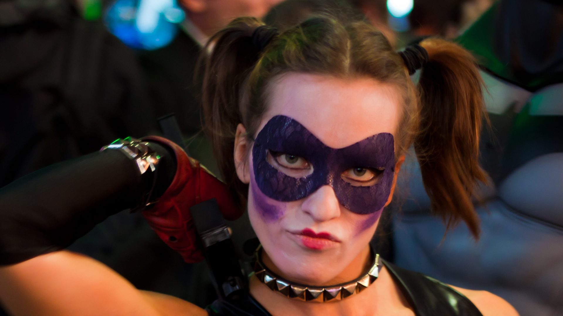 Harley Quinn Is Wearing Purple Eye Mask 2K Halloween Costume
