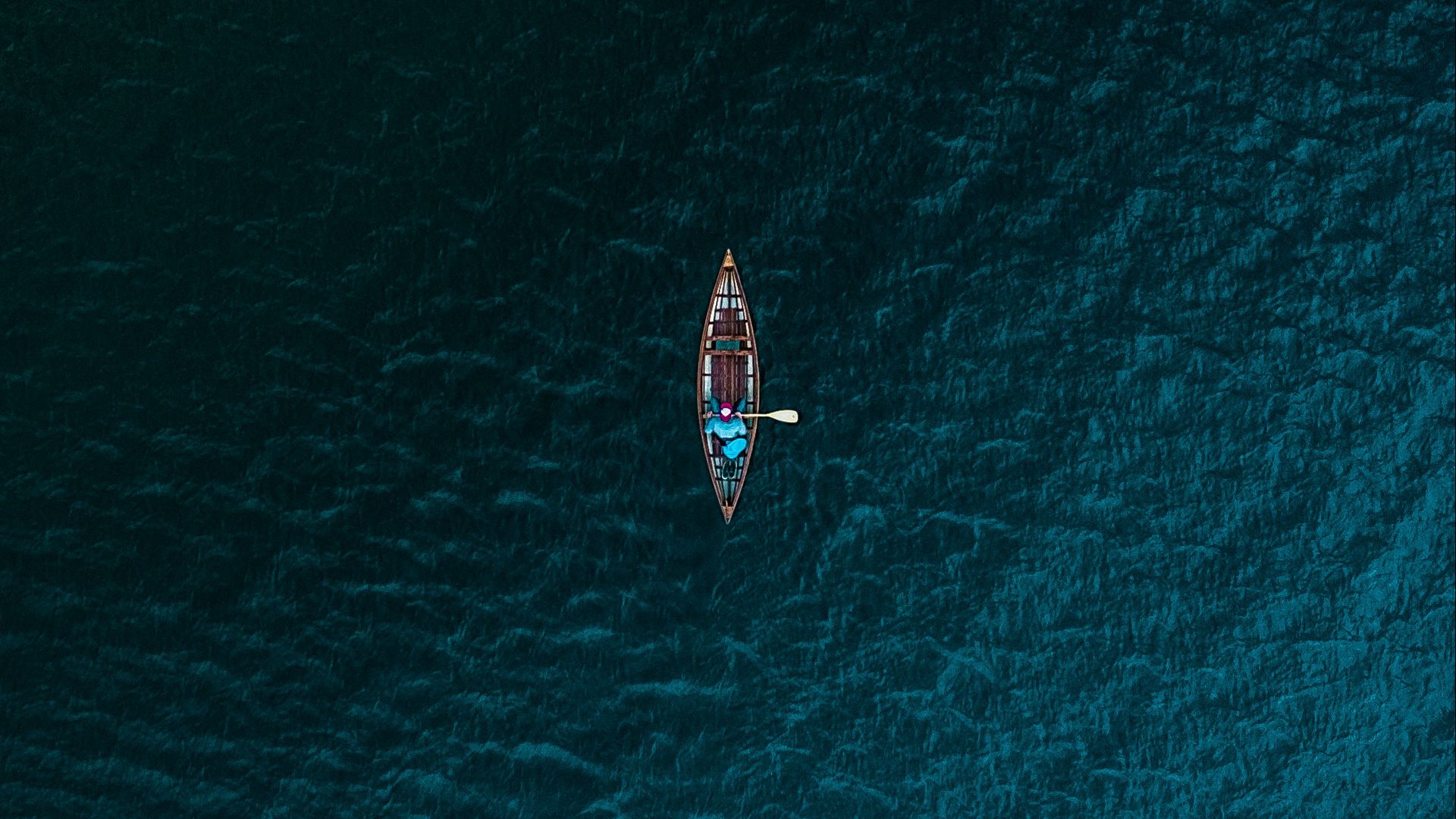 Sea View Of Boat From Above Water 2K Minimalist