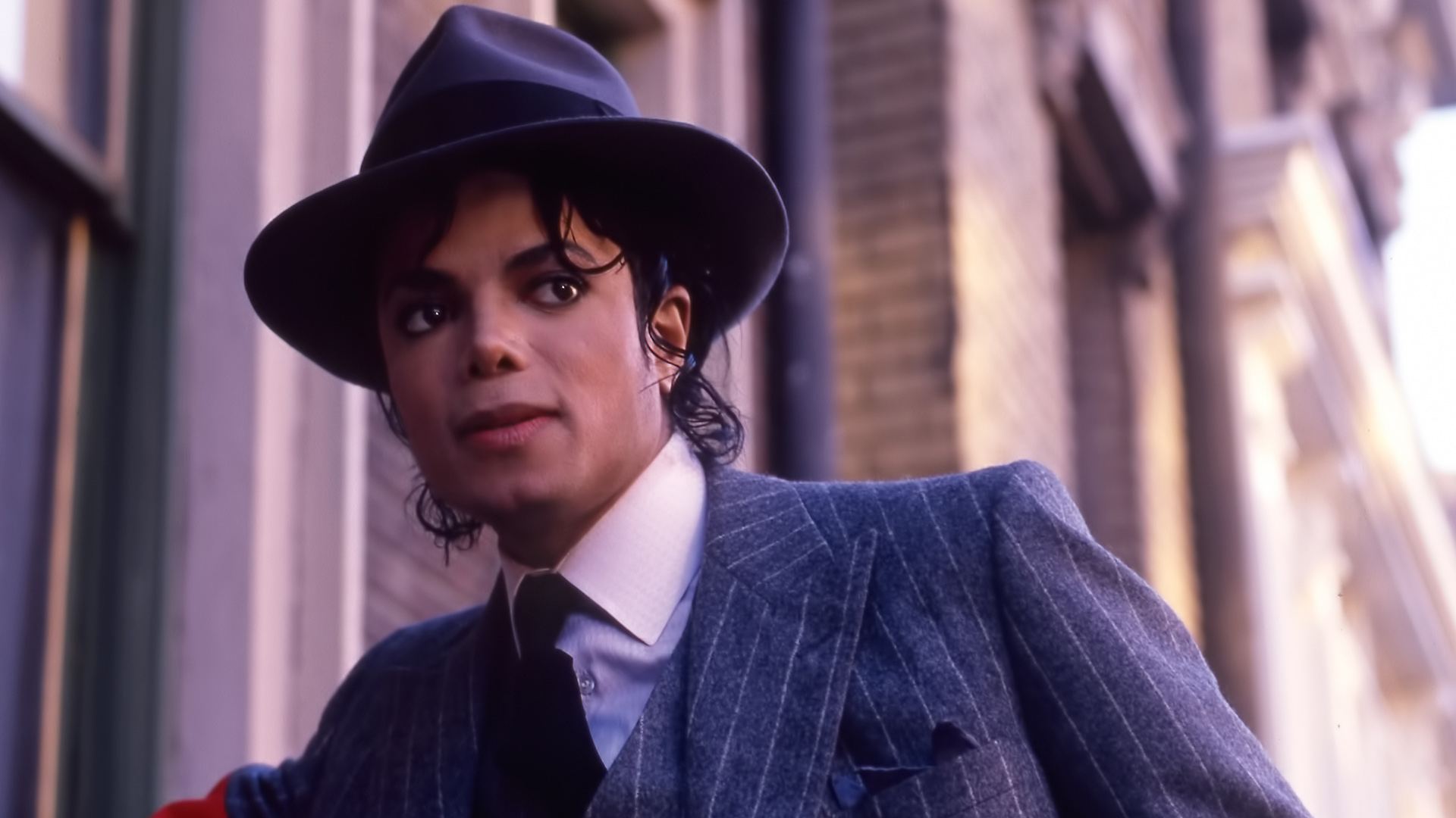Michael Jackson With Gray Coat And Hat 2K Michael Jackson