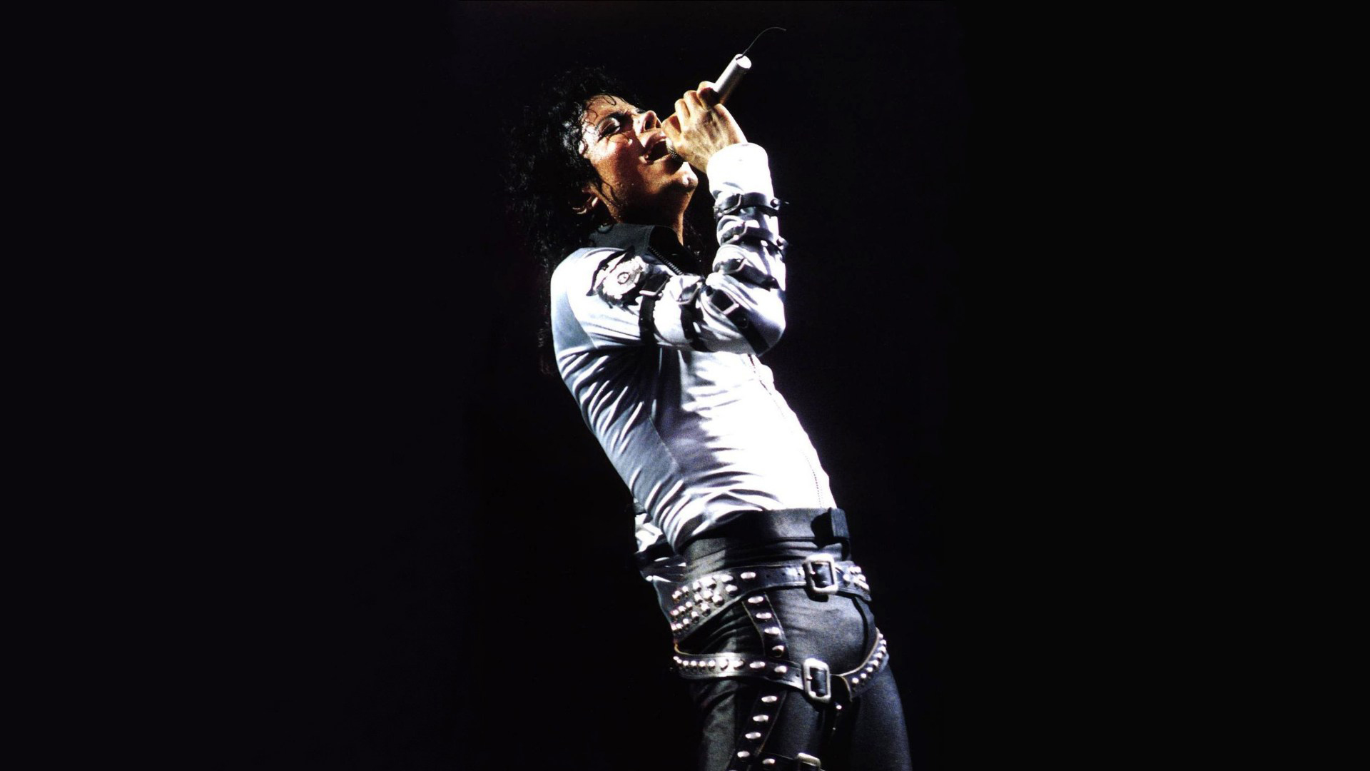 Michael Jackson With Mic In Black Wallpaper 2K Michael Jackson