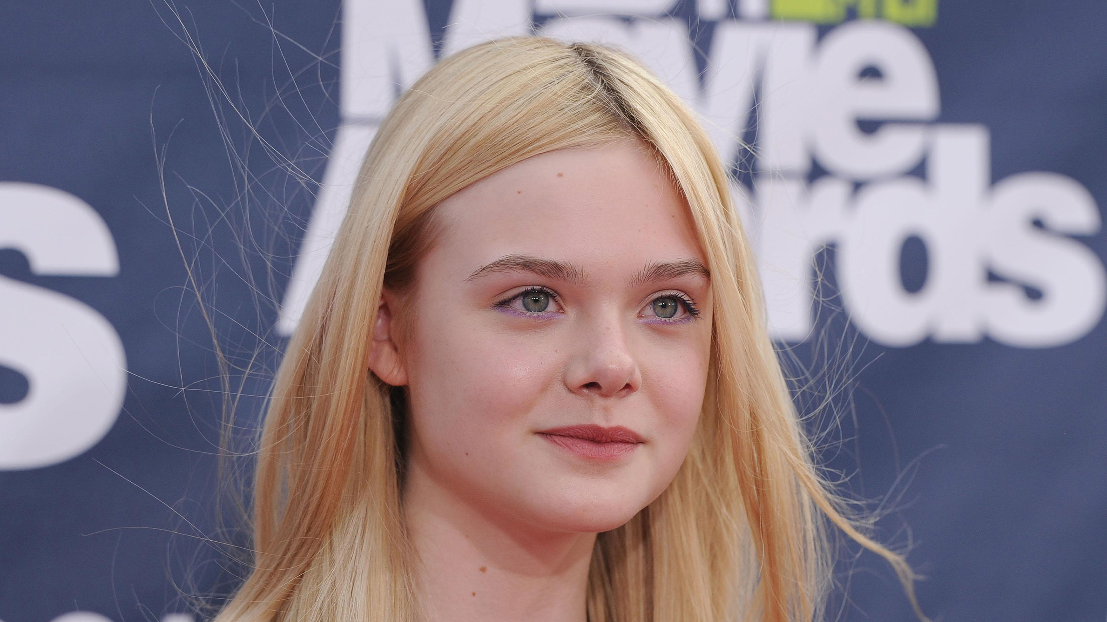 Mary Elle Fanning Looking Calm And Smily K 2K Mary Elle Fanning