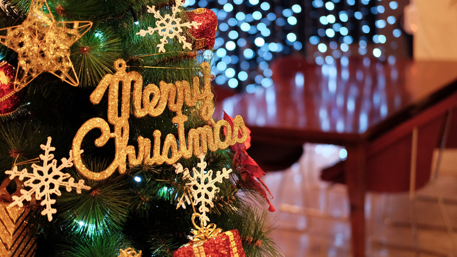 Merry Christmas Tree Stars Snowflakes Decoration Lights Wallpaper 2K Christmas