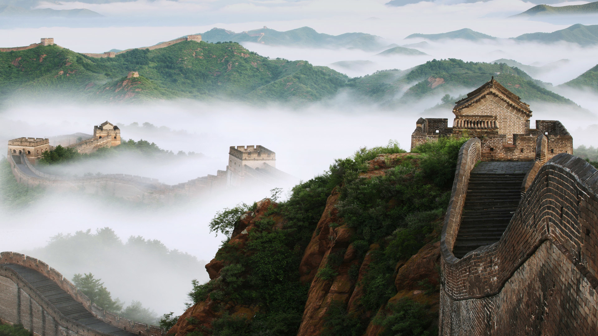 Great Wall of China With Fog 2K Travel