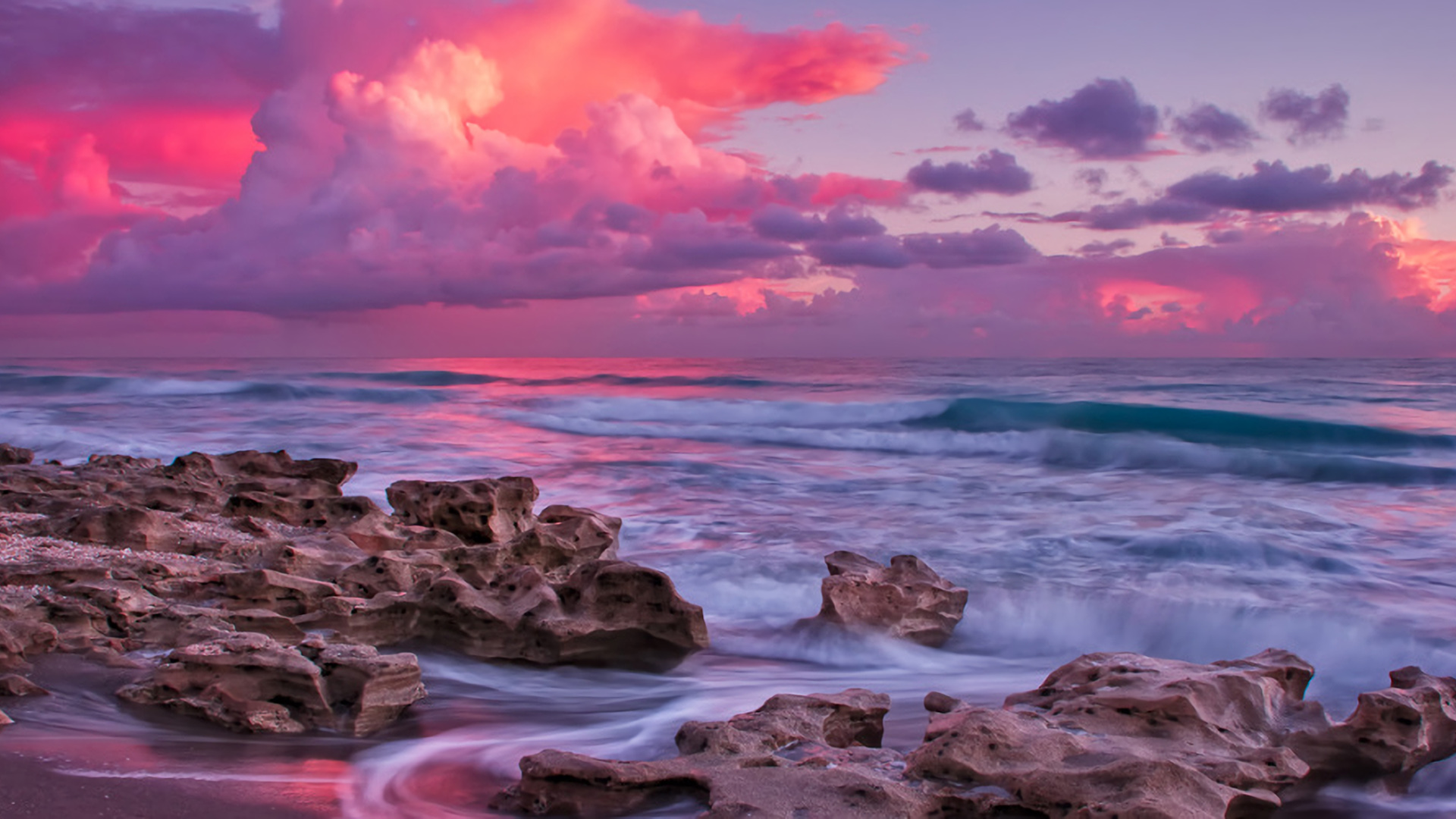Ocean With Pink Clouds During Sunset 2K Pink
