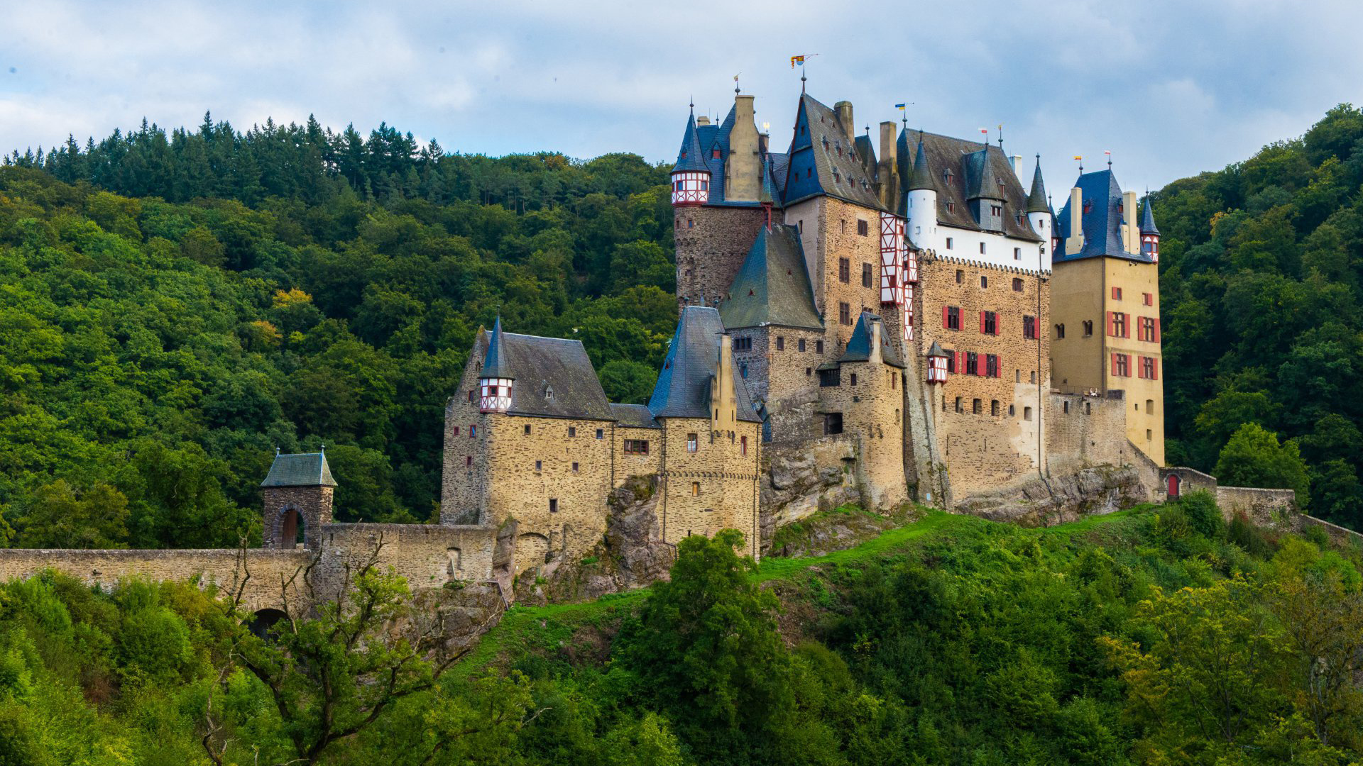 Eltz Castle In Germany 2K Travel