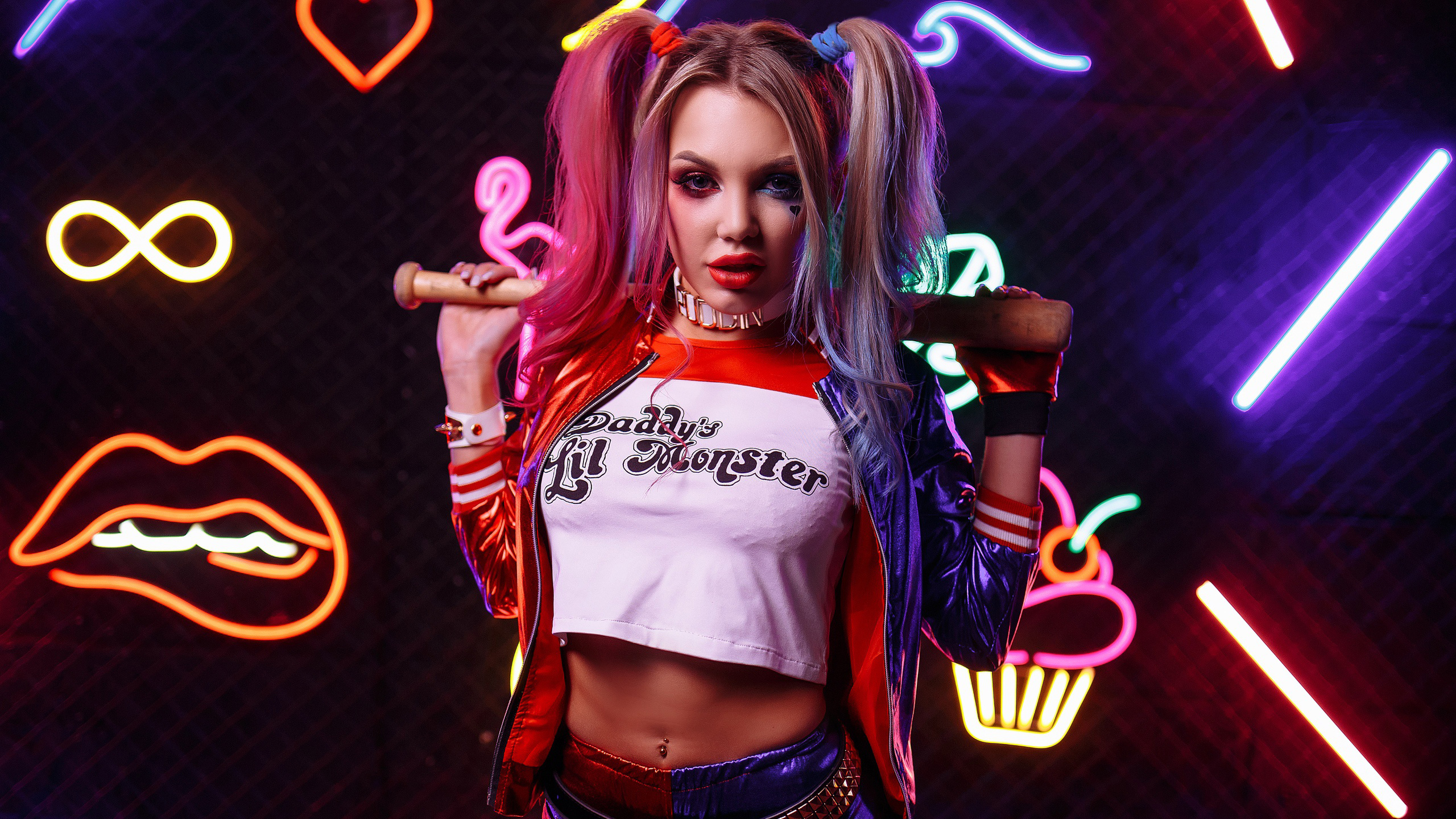 Harley Quinn Is Standing With Wallpaper Of Colorful Lights 2K Harley Quinn